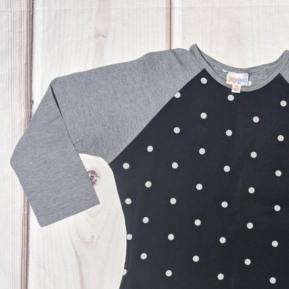 EUC Lula Roe Raglan XS Tee